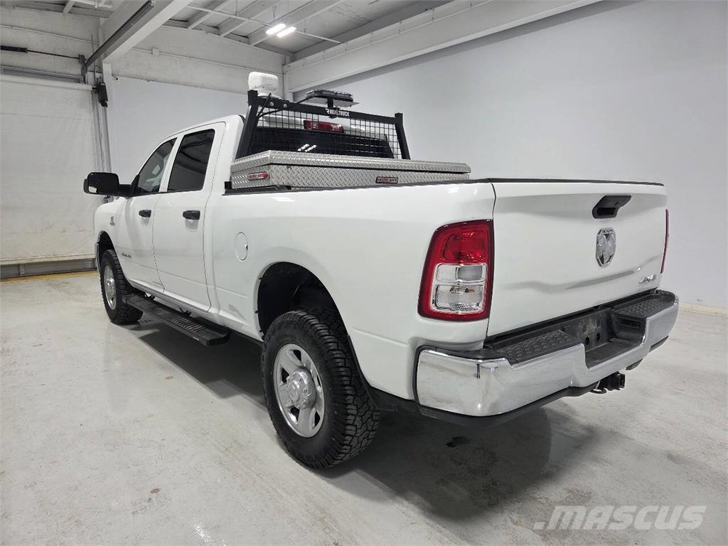 RAM 2500 Furgonetas caja abierta