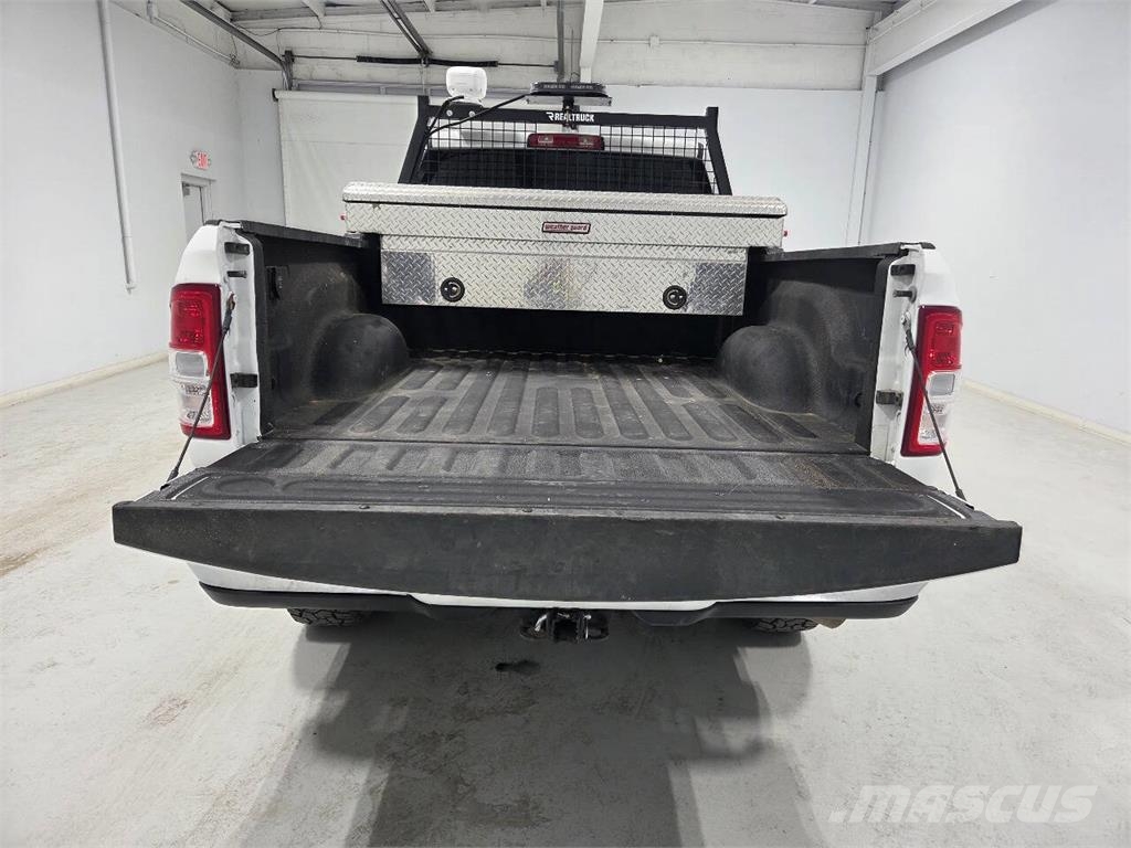 RAM 2500 Furgonetas caja abierta