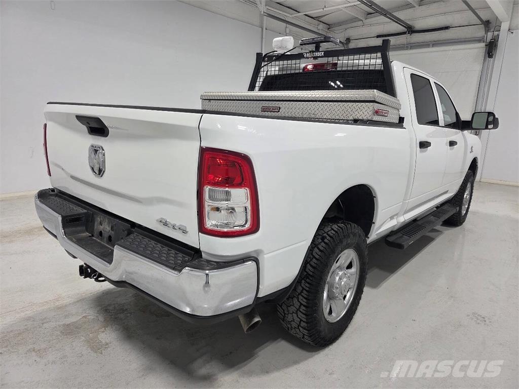 RAM 2500 Furgonetas caja abierta