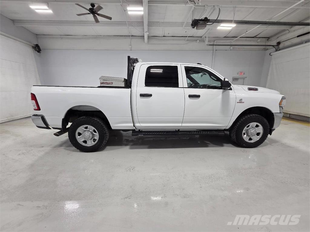RAM 2500 Furgonetas caja abierta