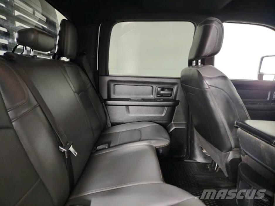 RAM 2500 Furgonetas caja abierta