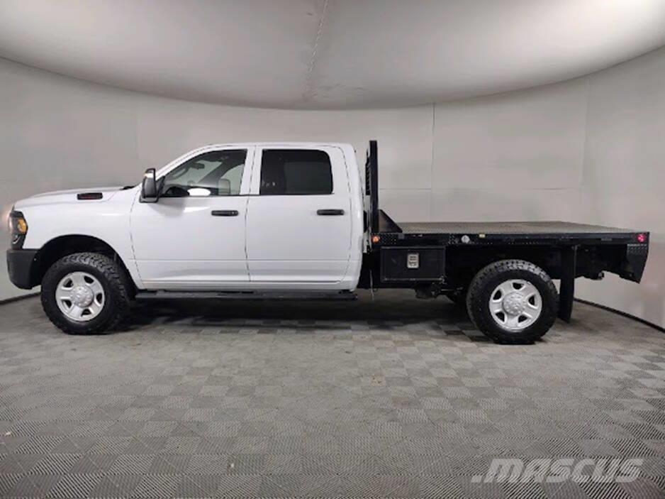 RAM 2500 Furgonetas caja abierta