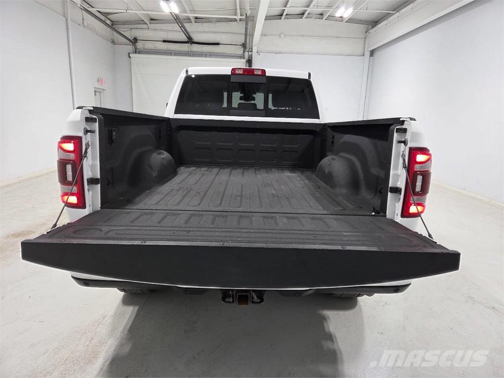 RAM 2500 Furgonetas caja abierta
