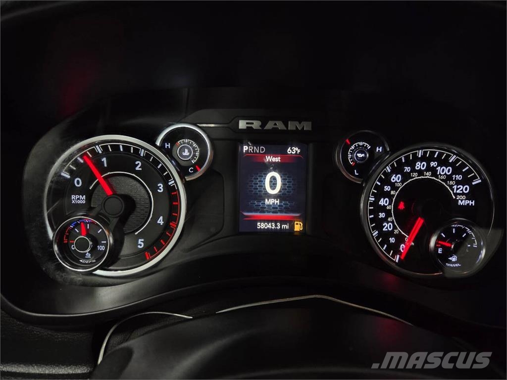 RAM 2500 شاحنات خفيفة/مفصلية الجوانب