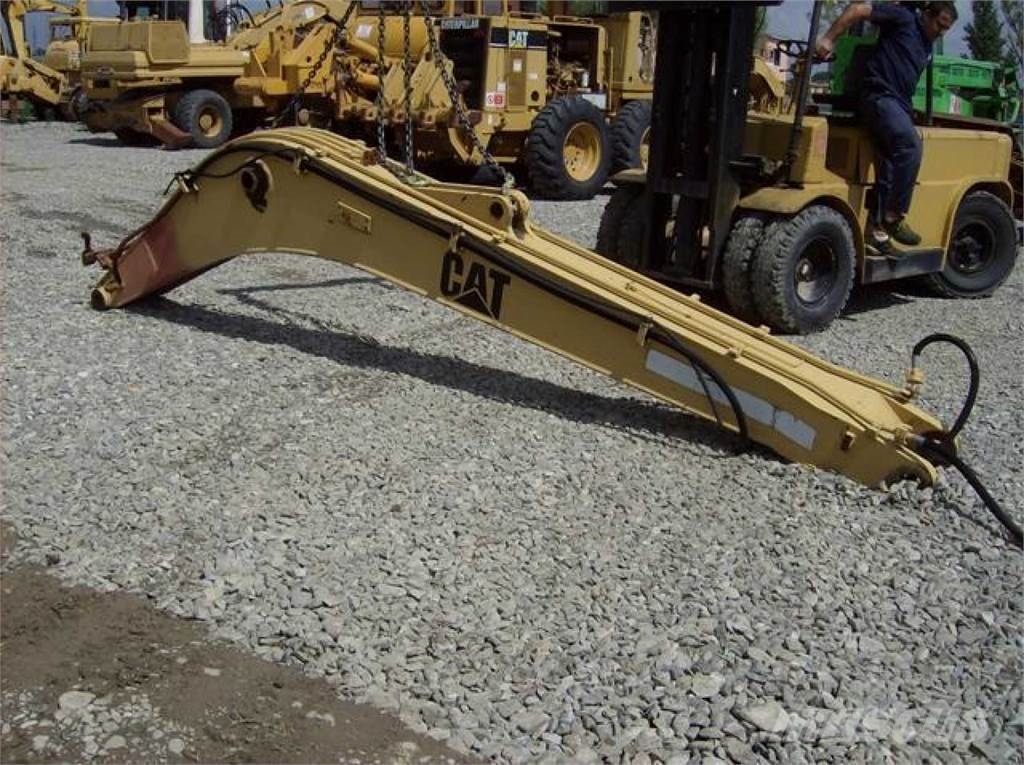 CAT 212 Chassis