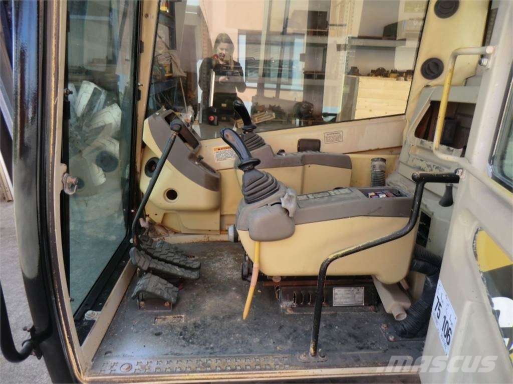 CAT 325B LN Шасі