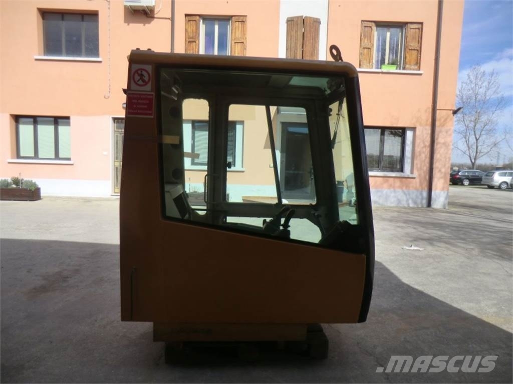 CAT 325B LN Шасі