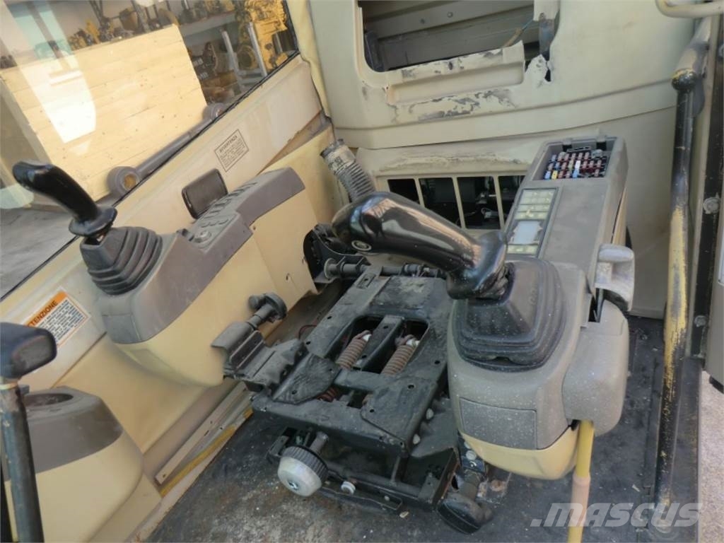 CAT 325B LN Шасі