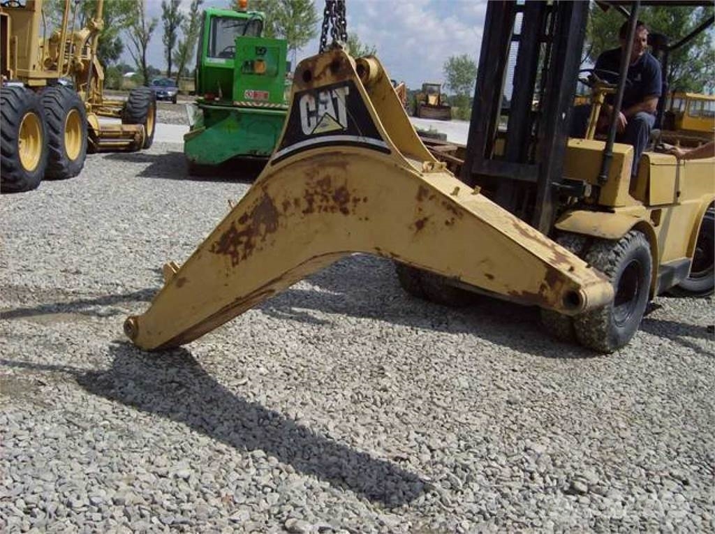 CAT 438C Saseler