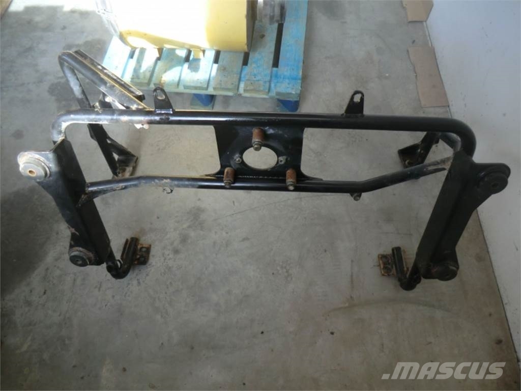 CAT 735 Chassis and suspension