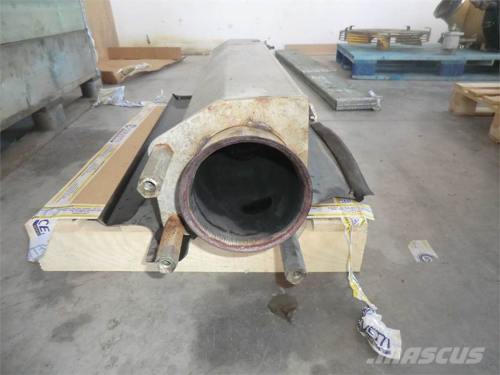 CAT 735 Chassis and suspension