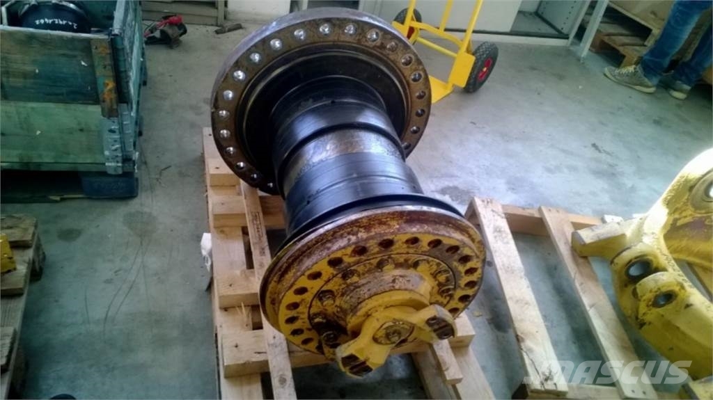 CAT 735 Chassis and suspension