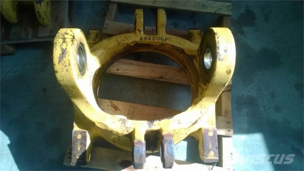 CAT 735 Chassis and suspension