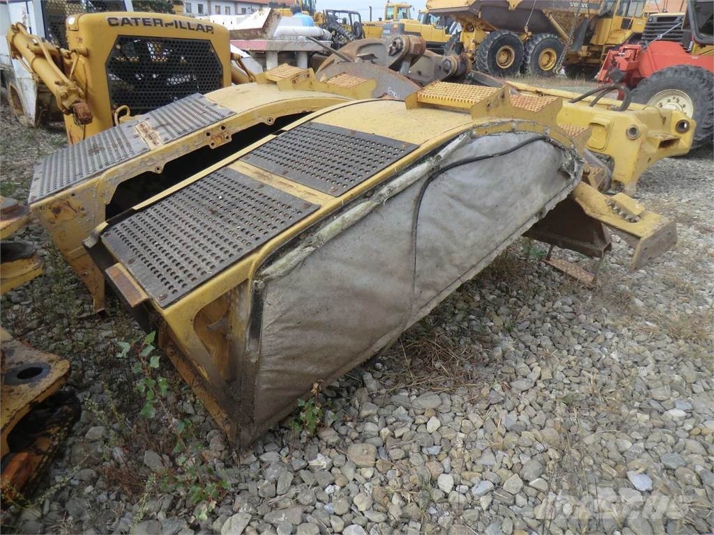 CAT 735 Chassis and suspension