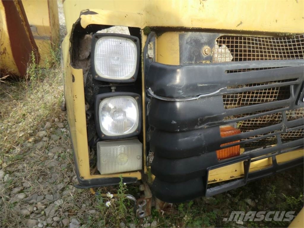 CAT 735 Chassis and suspension