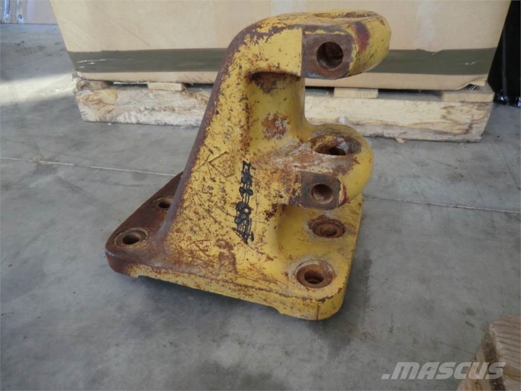 CAT 735 Chassis and suspension