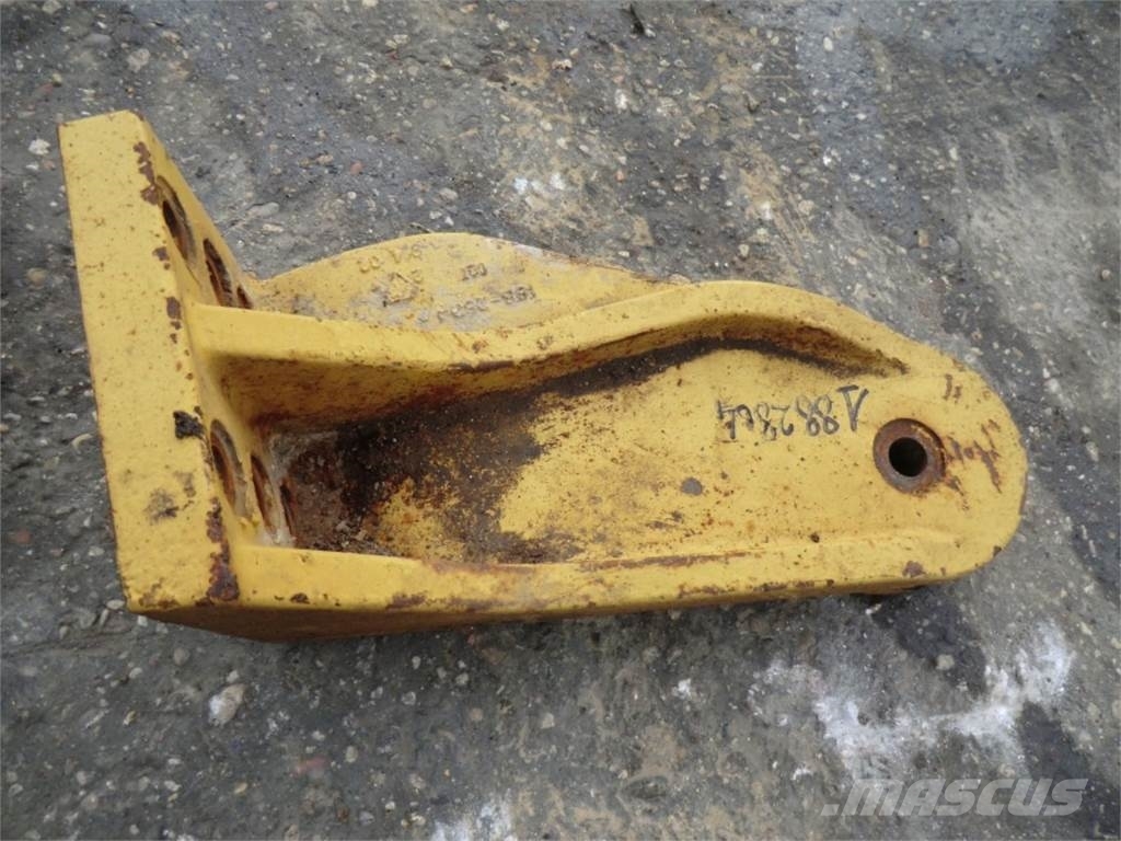 CAT 735 Chassis and suspension