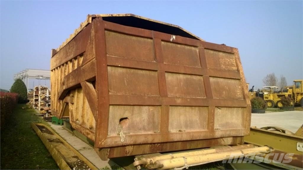 CAT 735 Chassis and suspension