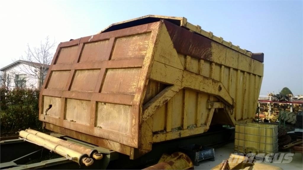 CAT 735 Chassis and suspension