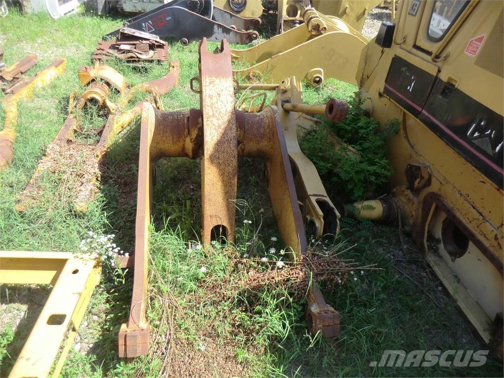 CAT 963 Podvozje in vzmetenje