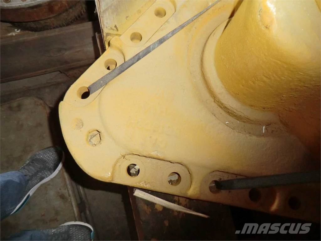 CAT 973 LGP Rupsbanden, kettingen en onderstel