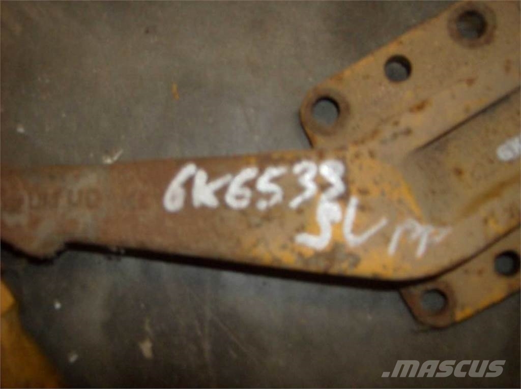 CAT 988 Chassis e suspensões