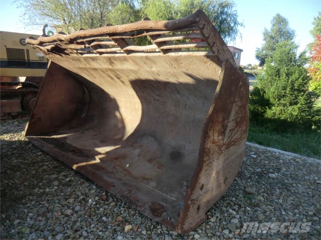 CAT 988B Građevinarstvo – ostalo