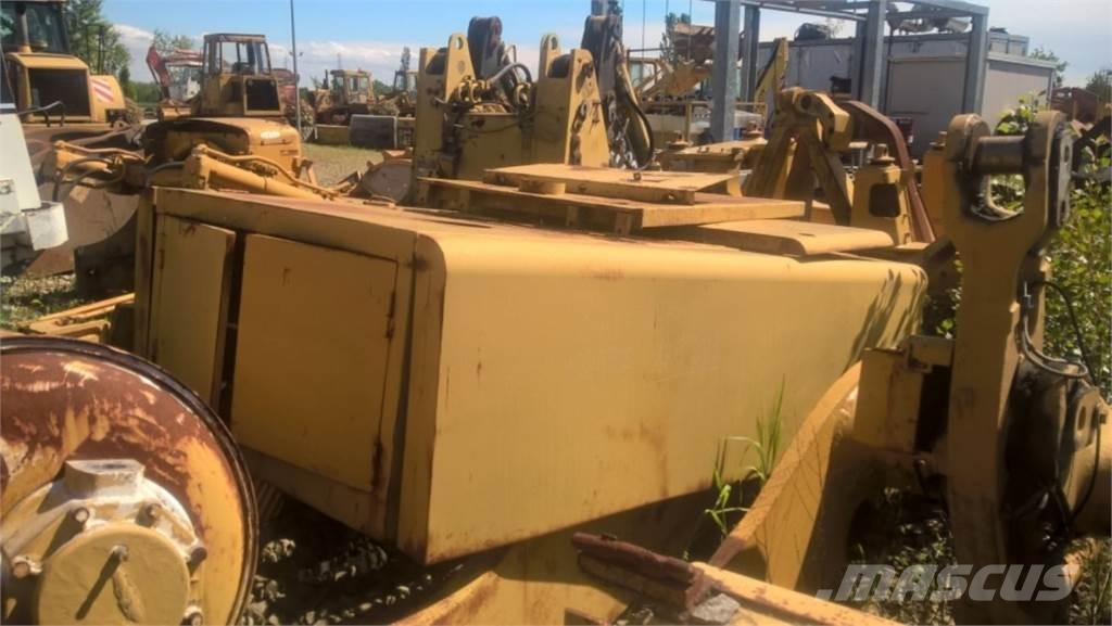 CAT 988F II Chassis and suspension