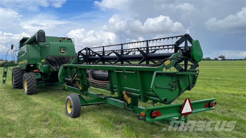 John Deere 9560 WTS Combine harvesters