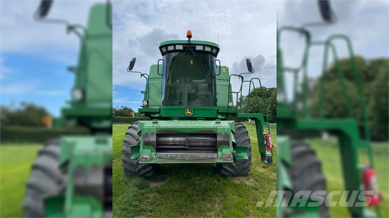 John Deere 9560 WTS Combine harvesters