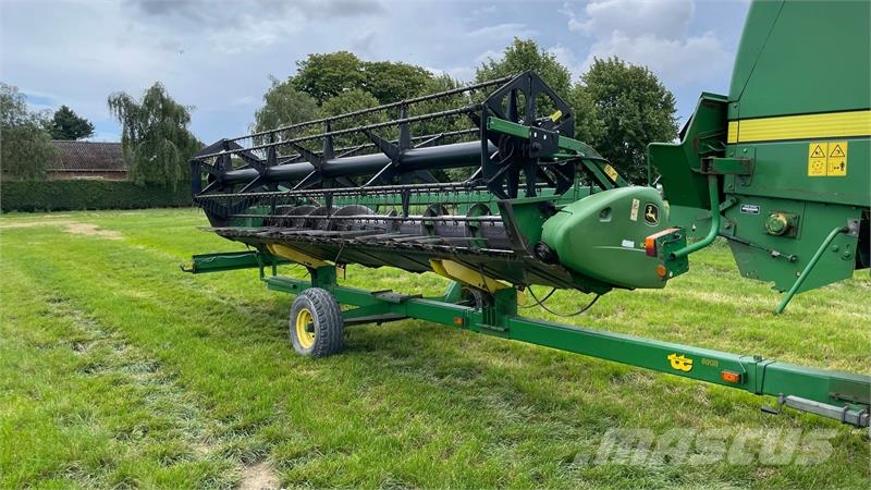 John Deere 9560 WTS Combine harvesters