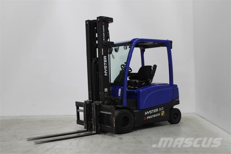 Hyster J3.0XN Kravas mašīnām piestiprināmie pacēlāji