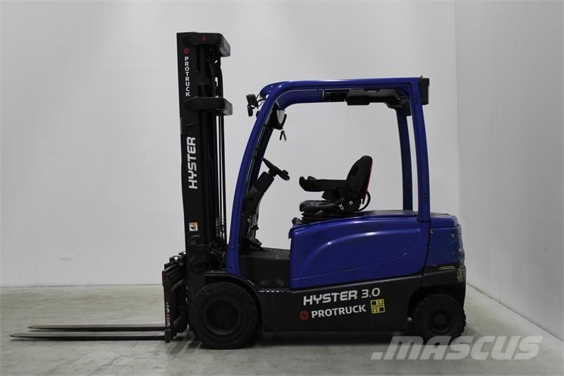 Hyster J3.0XN Kravas mašīnām piestiprināmie pacēlāji