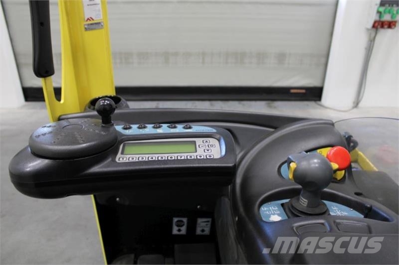 Hyster R2.0W Chariot à mât rétractable