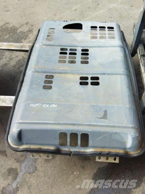 CASE Cx 130 Kabine i unutrašnjost