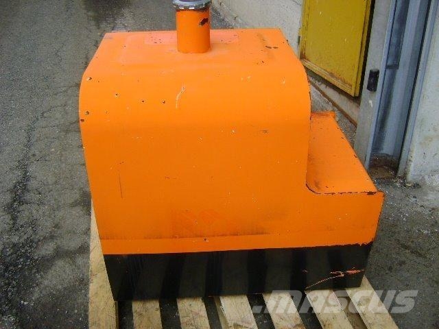 Fiat-Hitachi Diesel tank Andet tilbehør