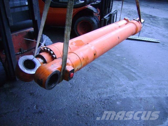 Fiat-Hitachi EX 215 محركات