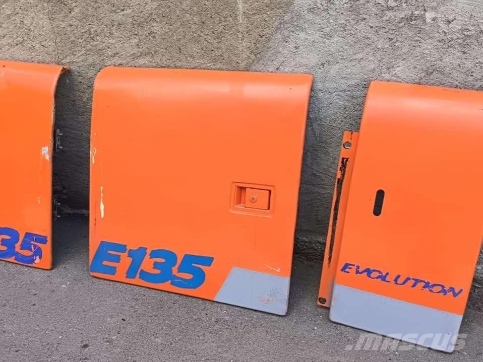 Fiat-Kobelco E 135 Otros componentes