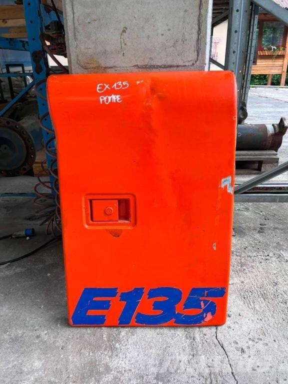 Fiat-Kobelco E 135 Otros componentes