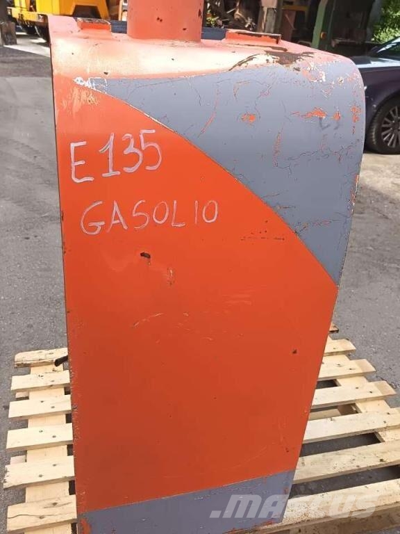 Fiat-Kobelco E 135 مكونات أخرى