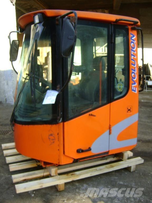 Fiat-Kobelco W 130 Evolution Cabinas e interior