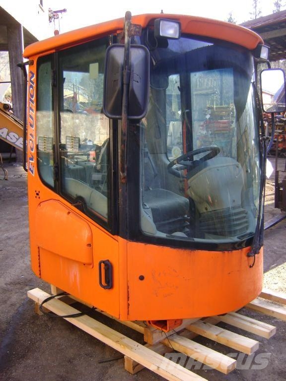 Fiat-Kobelco W 130 Evolution Cabinas e interior