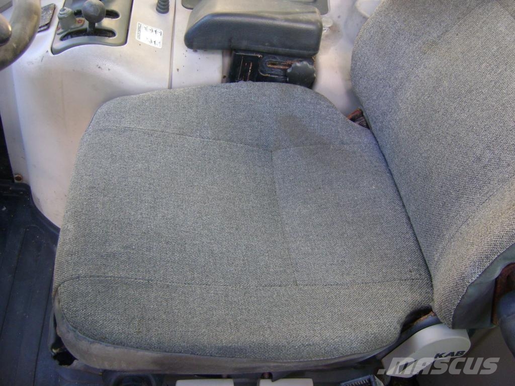 Fiat-Kobelco W 130 Evolution Cabinas e interior