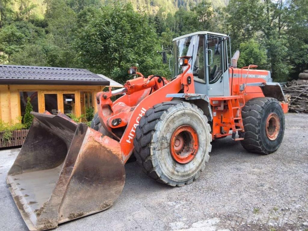 Hitachi LX 290 Wielladers
