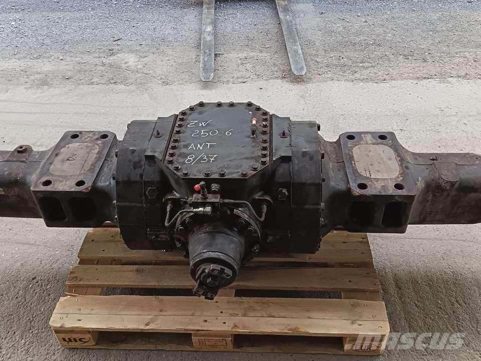 Hitachi ZW 250 Transmissie