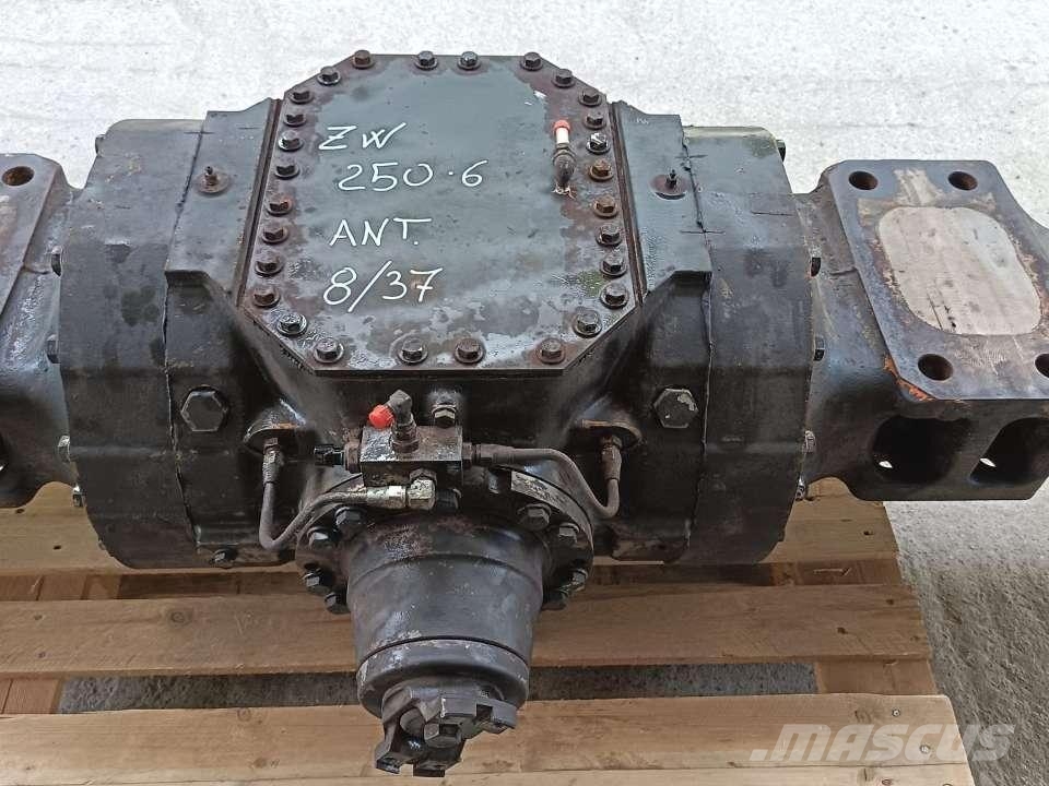 Hitachi ZW 250 Transmissie