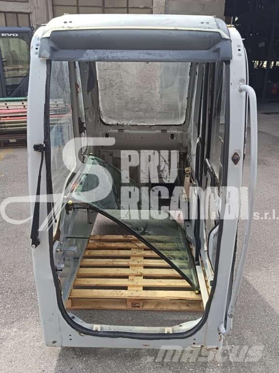 New Holland Serie E Cabinas e interior