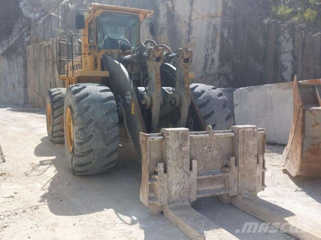 Volvo L 330 E Wielladers