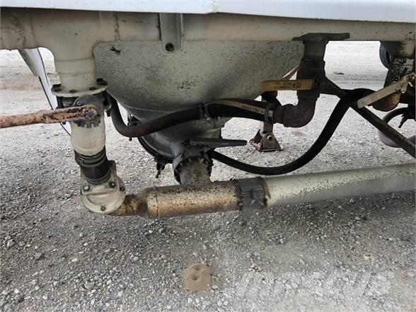 Beall PNEUMATIC 1440 Semi-trailer med Tank