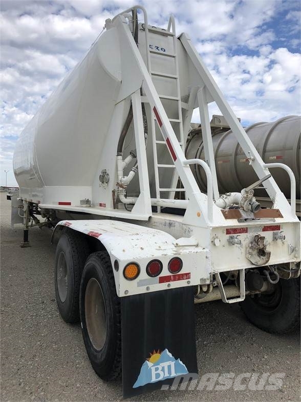 Beall PNEUMATIC 1440 Semi-trailer med Tank